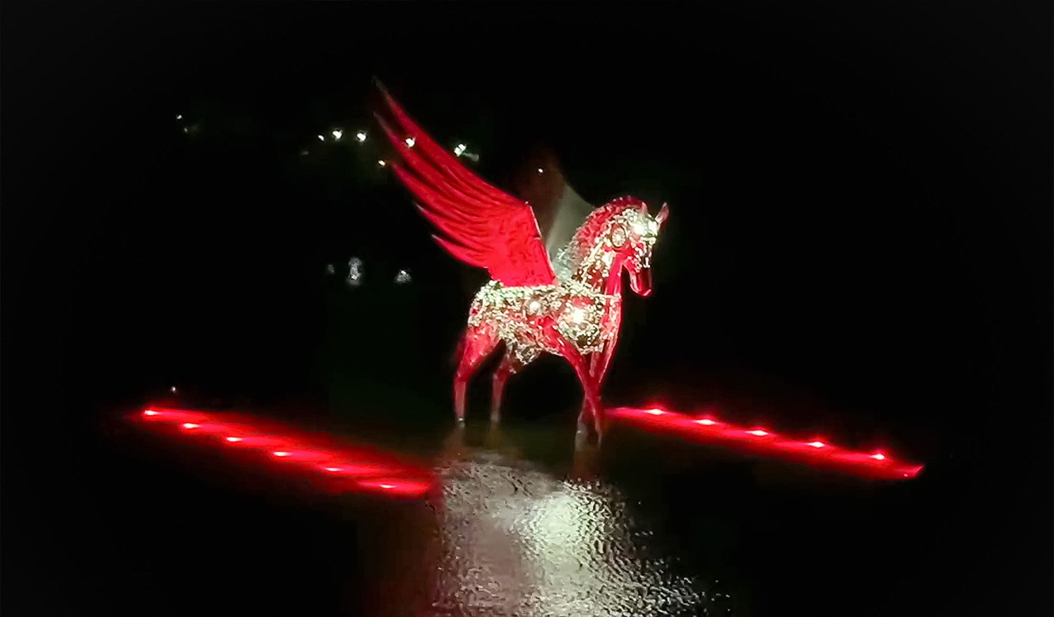 Wschodzący Pegaz publiczna instalacja artystyczna - Фото №3